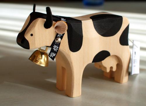 Holztiere geschnitzt: Trauffer Kuh Freiburger stehend mit Glocke